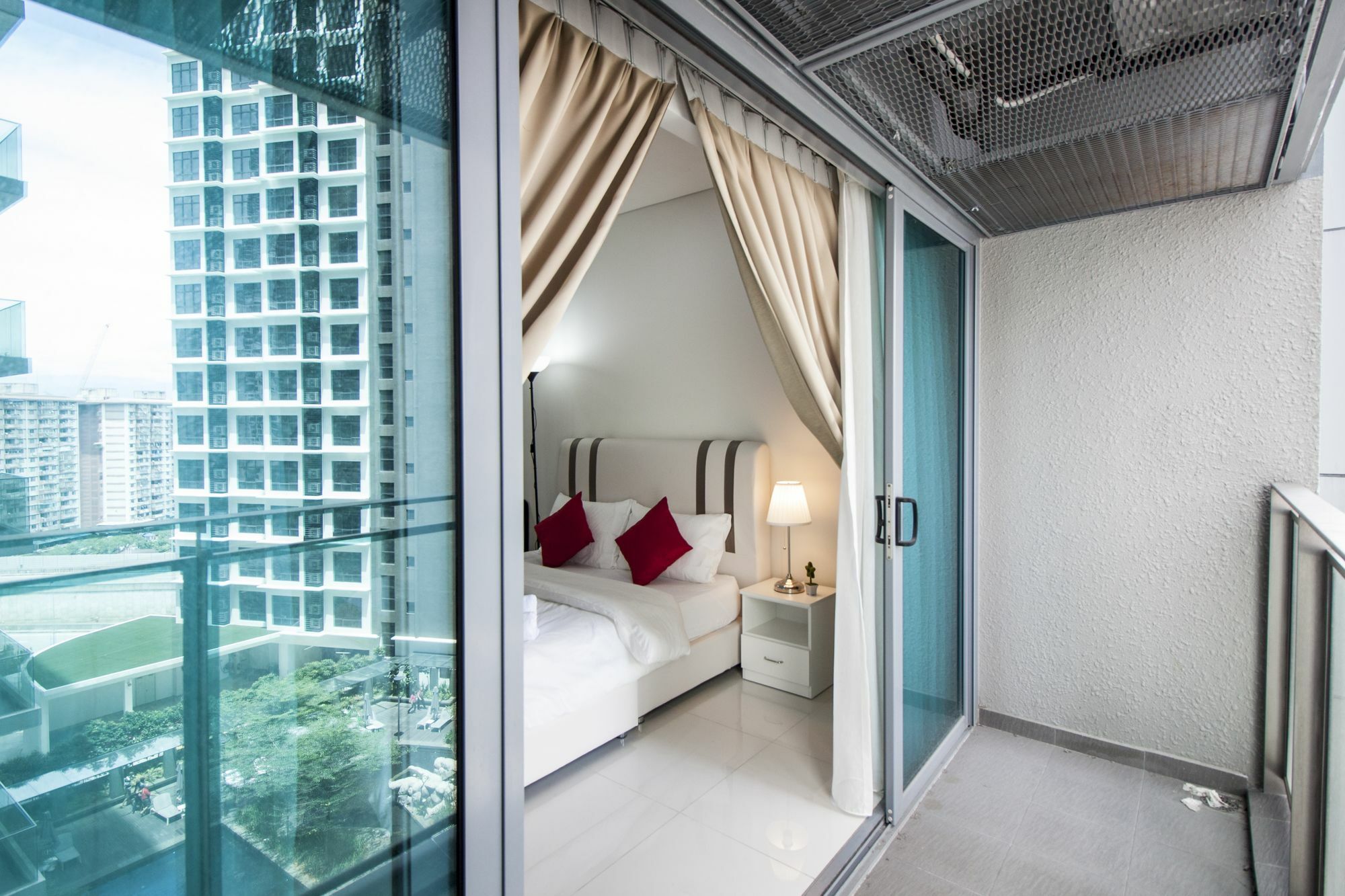 Summer Suites By Plush Kuala Lumpur Luaran gambar